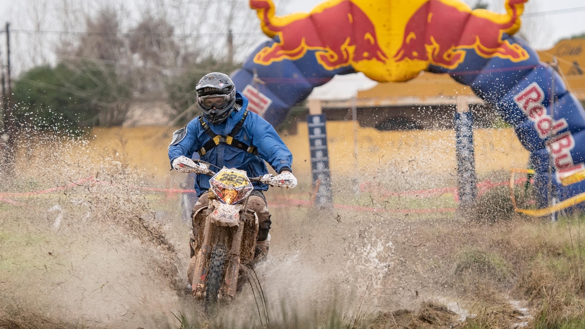 The Two-Wheel Thrill – Part 3 «Εyes on the prize»