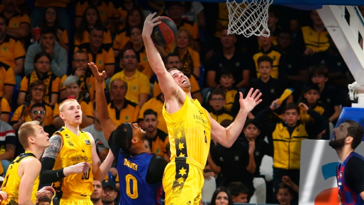 Τενερίφη - Μπαρτσελόνα 83-87: Διά πυρός και... Αμπρίνες