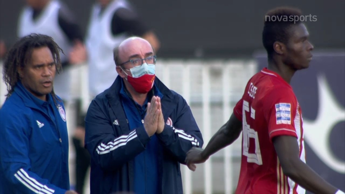 Oλυμπιακός: Ο γιατρός παρακαλούσε τον Σισέ να βγει αλλαγή κι αυτός δεν έβγαινε! (vid)