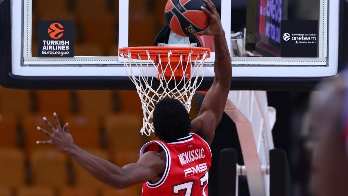 Ο Ολυμπιακός αποχαιρέτησε τον Νοέμβριο με καρφώματα και τρίποντα (vid)