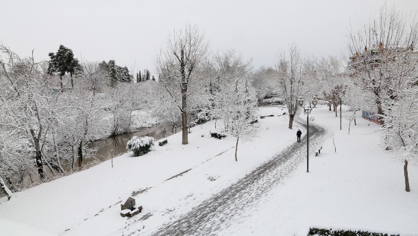 Οι παίκτες της ΑΕΚ στο χιονισμένο Αλκαζάρ 