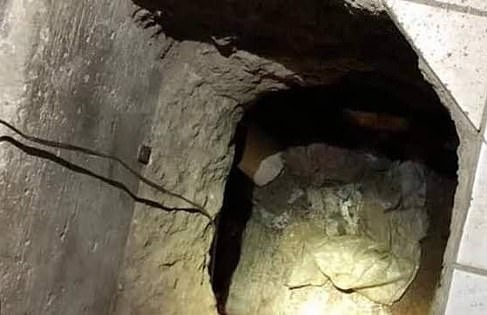 Ο Αλμπέρτο είχε σκάψει τούνελ που ένωνε το σπίτι του με αυτό της ερωμένης του, όμως μία μέρα το κόλπ