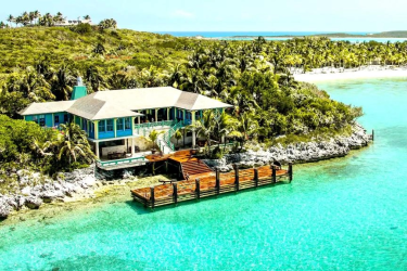 Το πιο ακριβό κατάλυμα της Airbnb είναι το ιδιωτικό νησί του Ντέιβιντ Κόπερφιλντ (pics)