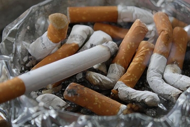 Τέλος το τσιγάρο για τους νέους και «ξύλο» στους καπνιστές!