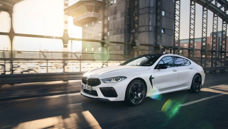 BMW M8: Παρουσιάστηκε ανανεωμένη και κομψή