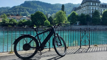 Διασχίσαμε τα μαγικά τοπία της Ελβετίας με το αγαπημένο e-bike του Ντι Κάπριο