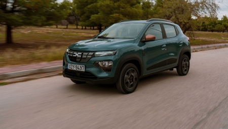 Test Drive Dacia Spring: Οδηγούμε το πιο φθηνό e-SUV της αγοράς (vid)