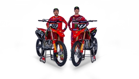 H Ducati Desmo 450 MX παρουσιάστηκε... ανεπίσημα (vid)