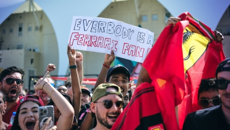 «Forza Ferrari» φώναζαν οι τιφόζι και κούνησαν... σεντόνι στο Μαρανέλο (vid)