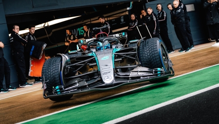 Η νέα Mercedes W15 στην πίστα για πρώτη φορά (vid)