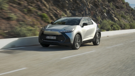 Toyota C-HR PHEV: Με 223 ίππους και 66 χλμ. ηλεκτρική αυτονομία