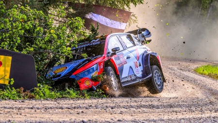 Το «έσωσε» τελευταία στιγμή ο Νεβίλ στο shakedown του Ράλλυ Λετονίας (vid)