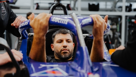 Ο Σέρχιο Αγουέρο γίνεται οδηγός αγώνων με ηλεκτρικό μονοθέσιο της Porsche (vid)