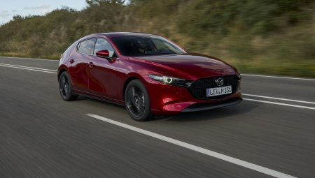 Το ανανεωμένο Mazda3 εφοδιάζεται με 2λιτρο κινητήρα 186 ίππων