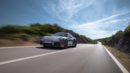Porsche 911 Turbo S: Η ισχυρότερη όλων των εποχών (vid)