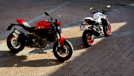 Ducati Monster 2026: Ολική επαναφορά (vid)