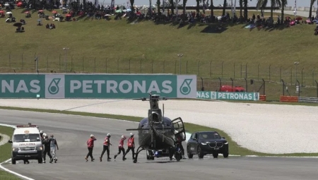Τρομακτικό ατύχημα στη Moto3 της Μαλαισίας, στο νοσοκομείο με ελικόπτερο δύο αναβάτες (vid)