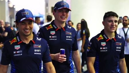 Πέρεζ: «Η Red Bull φτιάχνει μονοθέσια αποκλειστικά για τον Μαξ, κανείς δεν θα επιβίωνε δίπλα του»