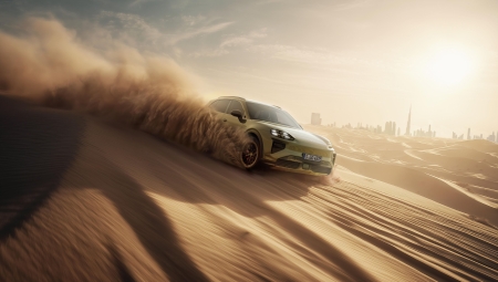 Η νέα ηλεκτρική Porsche Cayenne έκανε το παγκόσμιο ντεμπούτο της στο Ντουμπάι