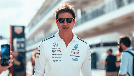 Ο Βολφ πουλάει μερίδιο των μετοχών του στη Mercedes F1