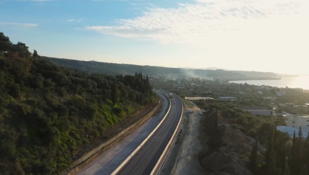 Πλάνα από ψηλά των 10 χλμ. που απομένουν για την ολοκλήρωση της Πατρών - Πύργου (vid)