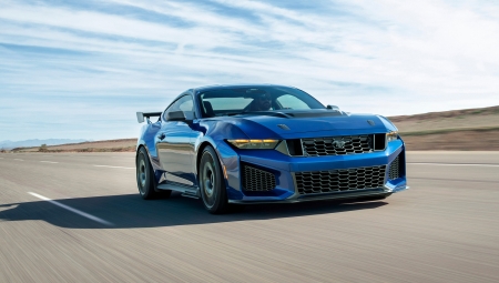 H νέα Ford Mustang Dark Horse SC γεννήθηκε στην πίστα και έχει αγωνιστική καρδιά