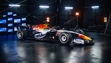H Racing Bulls δεν έδειξε μόνο τα χρώματα του φετινού της μονοθεσίου