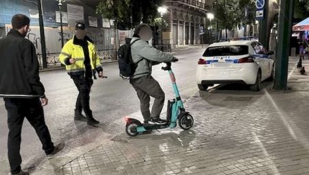 Ηλεκτρικά Πατίνια: Τι θεωρείται παράβαση με βάση τον ΚΟΚ και ποια είναι τα πρόστιμα