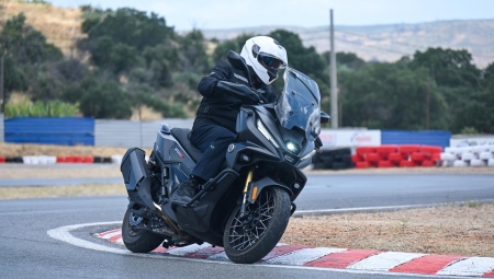 Οδηγήσαμε στην Ελλάδα το Voge SR450X: H δικύλινδρη επανάσταση