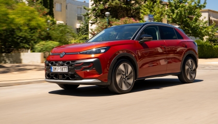 Ζώντας με το Volkswagen T-Roc 1.5 eTSI 150 PS: Η ώρα της αλήθειας στο δρόμο
