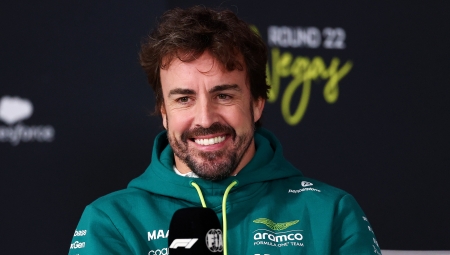 Ο Αλόνσο δεν το κουνάει από την F1 - Ανανέωσε με την Aston Martin για το 2027