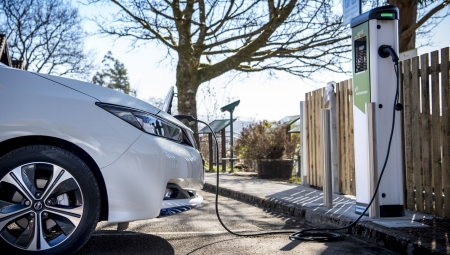 Ελλάδα: 830% αύξηση στις πωλήσεις ηλεκτρικών αυτοκινήτων