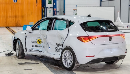 Πεντάστερη ασφάλεια για Seat Leon και Audi A3 (vids)