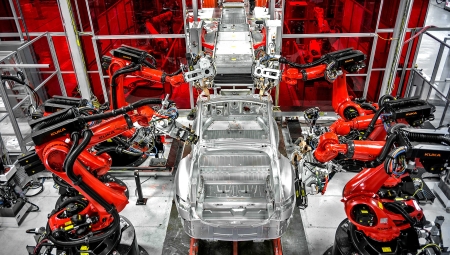 Χριστουγεννιάτικο λουκέτο 18 ημερών βάζει η Tesla