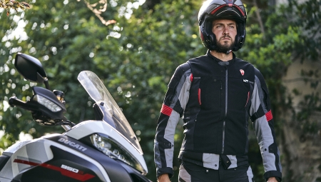 Mε αερόσακο το γιλέκο Smart Jacket της Ducati (pics & vid)