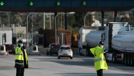 Πότε να ταξιδέψετε τα Χριστούγεννα για να μην βρείτε φορτηγά στην εθνική οδό