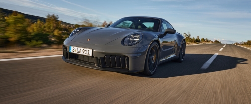 Η νέα Porsche 911 είναι υβριδική για βελτιωμένες επιδόσεις (vid)