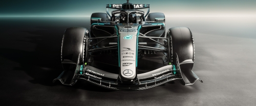 H Mercedes παρουσίασε τη νέα W17 με το μυαλό στην επιστροφή στους τίτλους