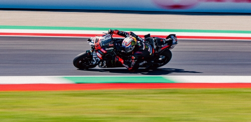 Θρίαμβος του Μπετζέκι και 1-2 για την Aprilia στο Μουτζέλο