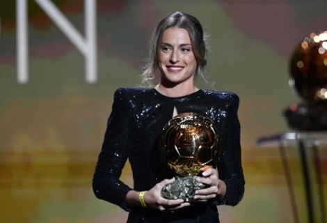 Πουτέγιας: Κορυφαία στον κόσμο και πάλι, έκανε το «repeat» στην Χρυσή Μπάλα! (vid)