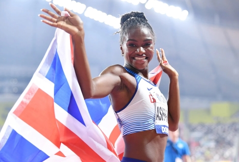 Η Ντίνα Άσερ-Σμιθ καταρρίπτει απαρχαιωμένες αντιλήψεις για την γυναίκα - αθλήτρια