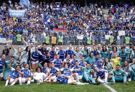 kroyzeiro women 