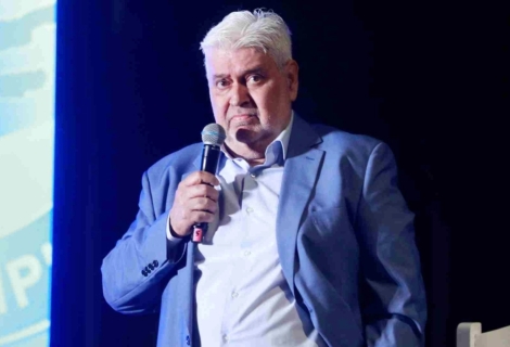Καραμπέτσος: «Ευχαριστώ τον κ. Θάνο Αραγιάννη για την δωρεά στην Αγγελοπούλου» 