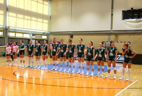 Παναθηναϊκός: Οι «πράσινες» ντύθηκαν στα ροζ προς τιμήν της συμπαίκτριας τους Πέννυ Ρόγκα