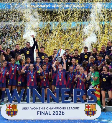 Τελικός Women's Champions League 2026: Η στιγμή της απονομής του τροπαίου (vid)