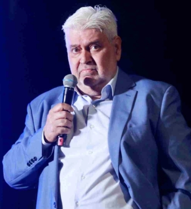 Καραμπέτσος: «Ευχαριστώ τον κ. Θάνο Αραγιάννη για την δωρεά στην Αγγελοπούλου» 
