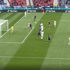 Η τέλεια κεφαλιά από τον Σικ και 1-0 η Τσεχία (vid)