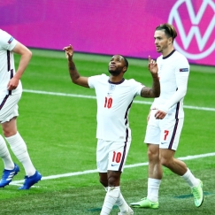 Οι Αγγλοι... έμειναν σπίτι και πάνε στο ραντεβού του “θανάτου” (vid)