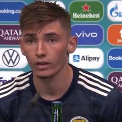 Θετικός στον κορονοϊό ο Γκίλμουρ της Σκωτίας, 10 μέρες σε καραντίνα