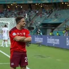 Ο Σακίρι έγινε ο πρώτος σκόρερ της Ελβετίας σε μεγάλες διοργανώσεις (vid)